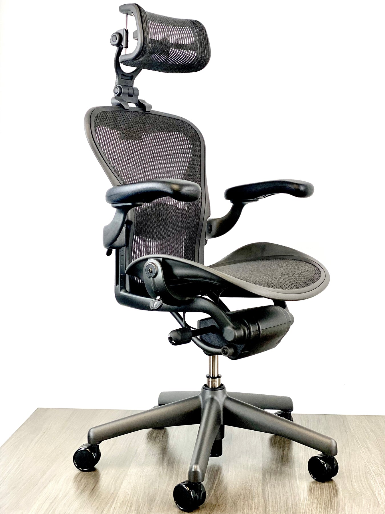 Herman Miller Aeron Size A w Headrest for Users 5 10