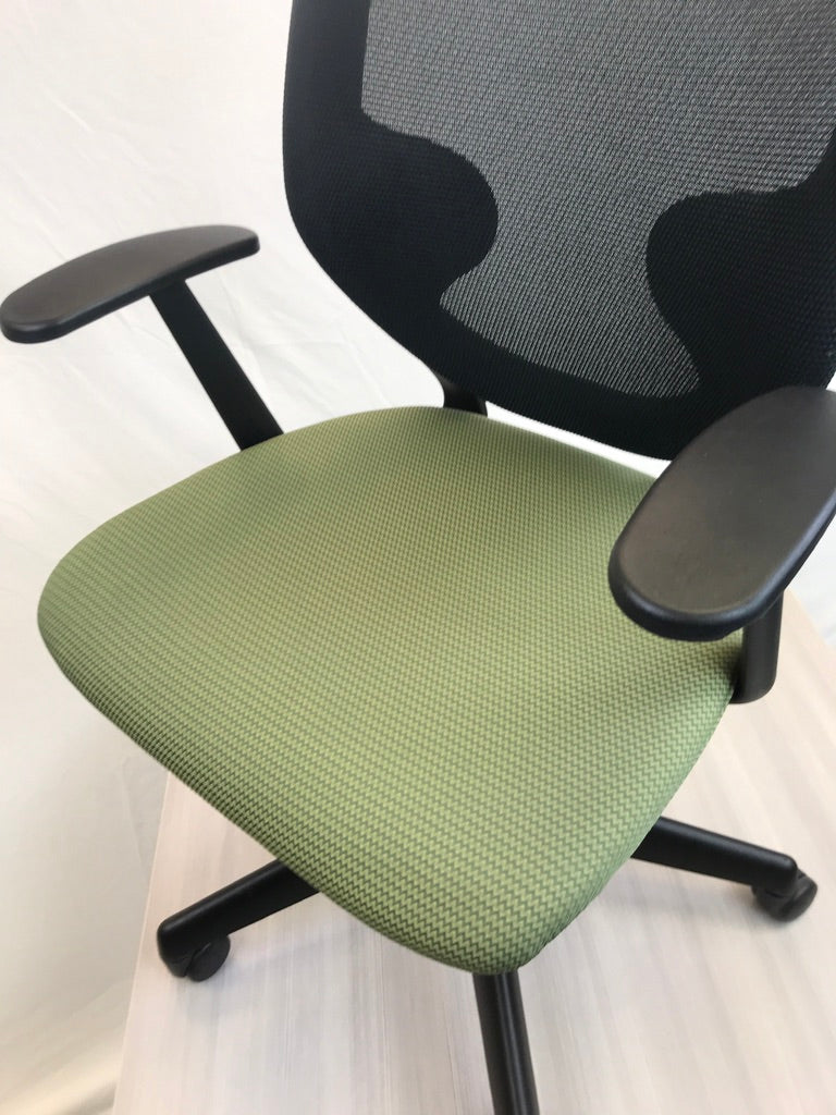 Keilhauer Simple Chair - Zig Zag Solid Green - Pre-Owned